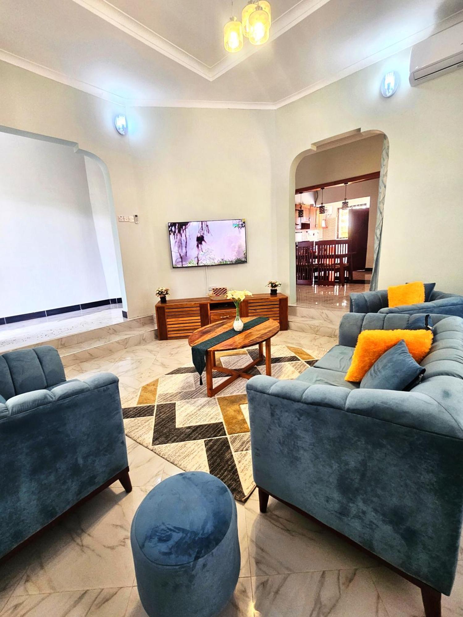 Bed and Breakfast Safi House Boma la Ngombe Екстер'єр фото