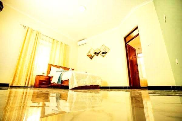 Bed and Breakfast Safi House Boma la Ngombe Екстер'єр фото