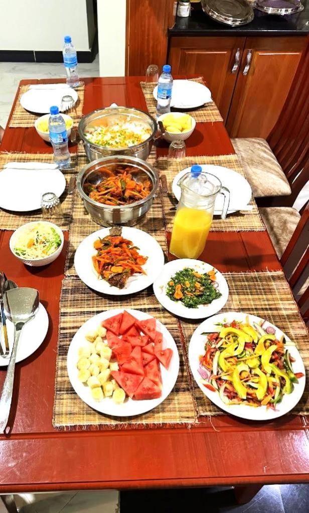 Bed and Breakfast Safi House Boma la Ngombe Екстер'єр фото