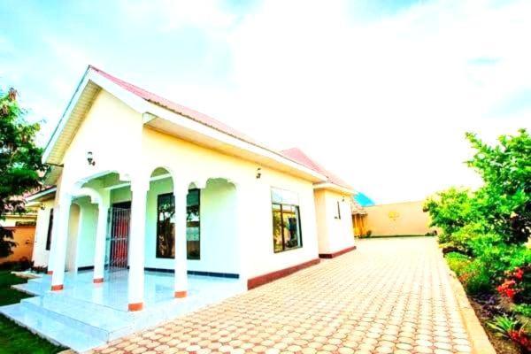 Bed and Breakfast Safi House Boma la Ngombe Екстер'єр фото