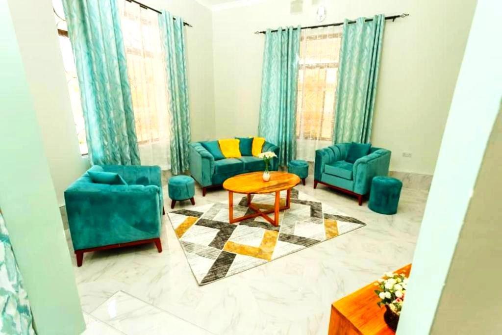 Bed and Breakfast Safi House Boma la Ngombe Екстер'єр фото