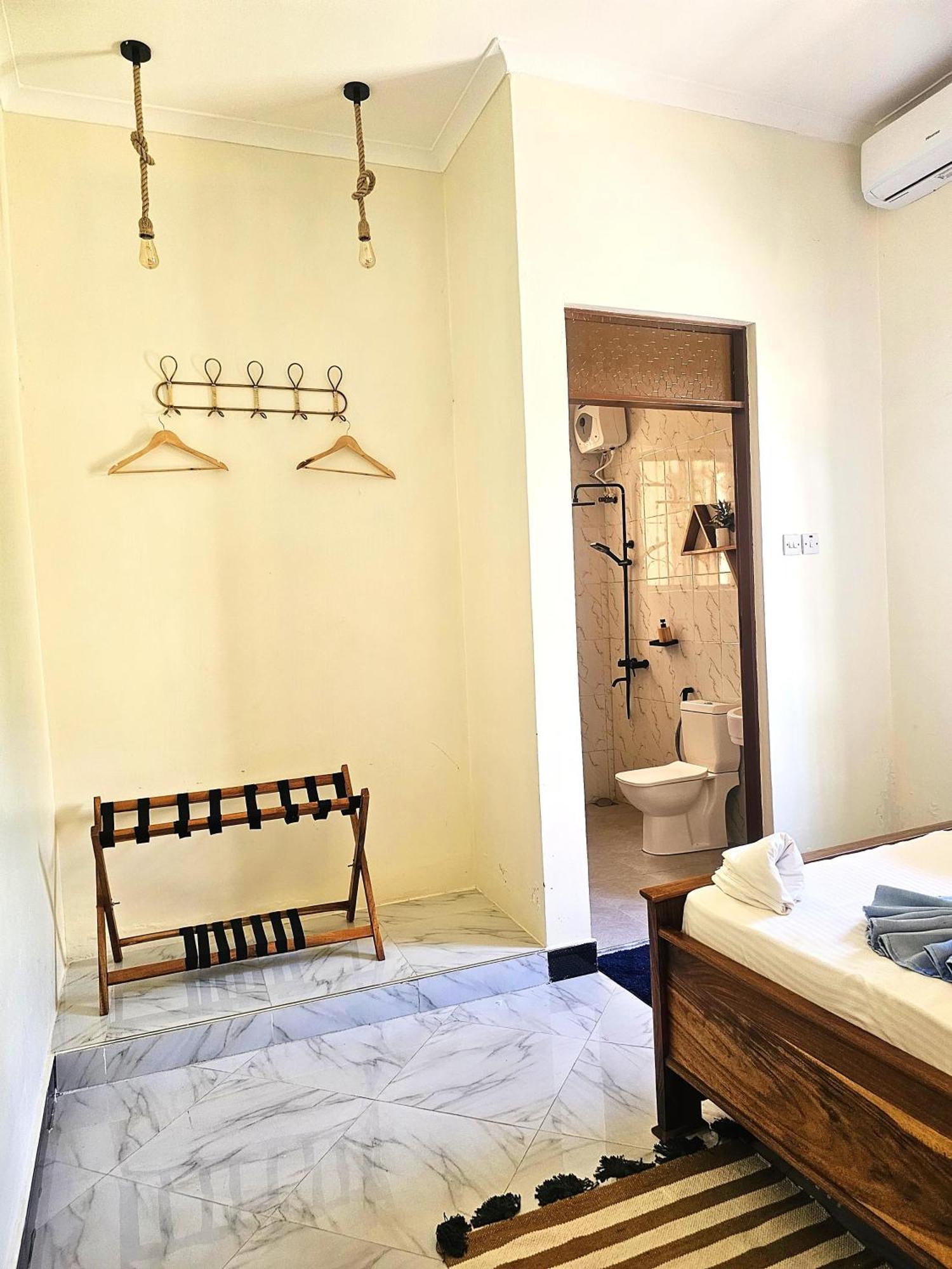 Bed and Breakfast Safi House Boma la Ngombe Екстер'єр фото