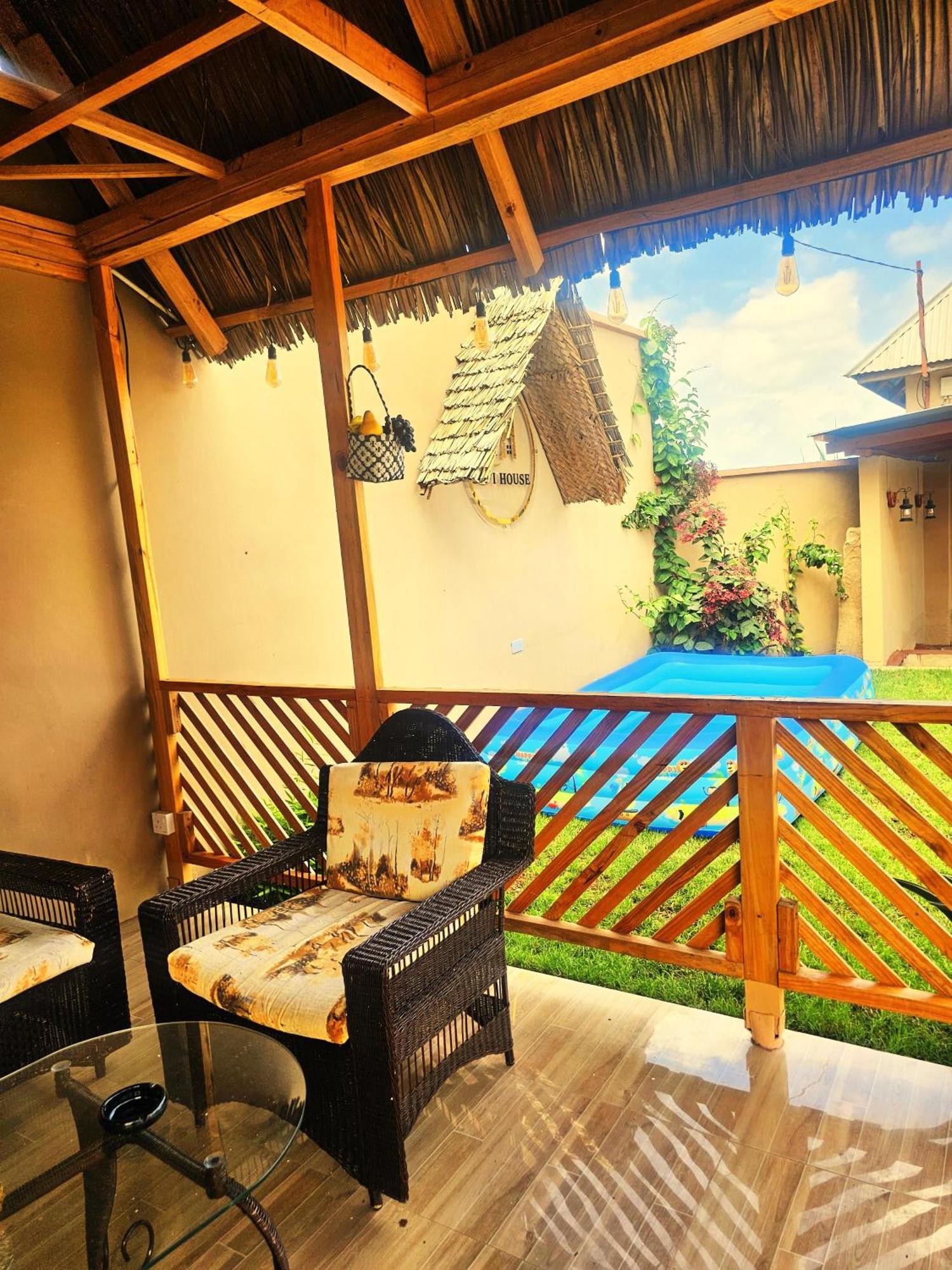Bed and Breakfast Safi House Boma la Ngombe Екстер'єр фото